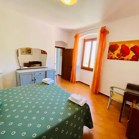 Giovanni 4* Manarola