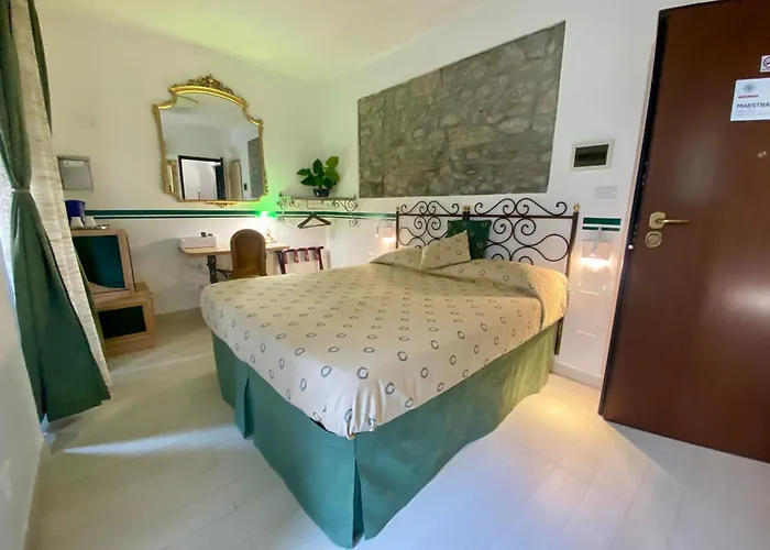 Giovanni 3* Manarola