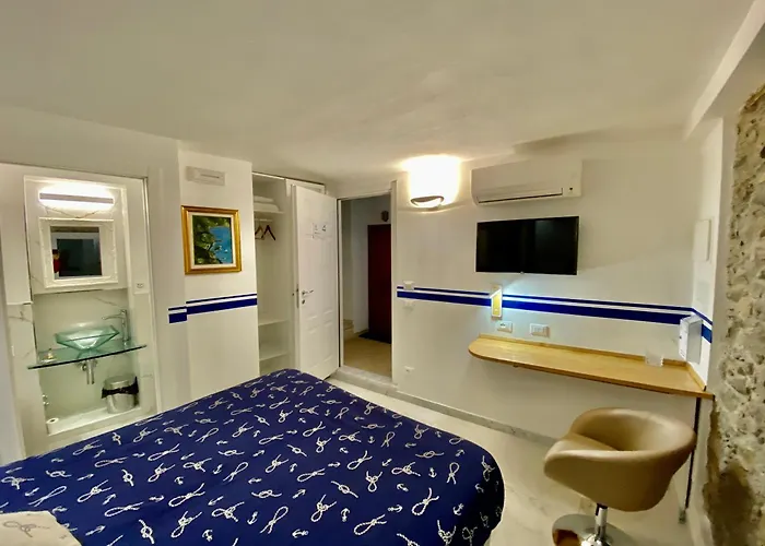Giovanni 3* Manarola